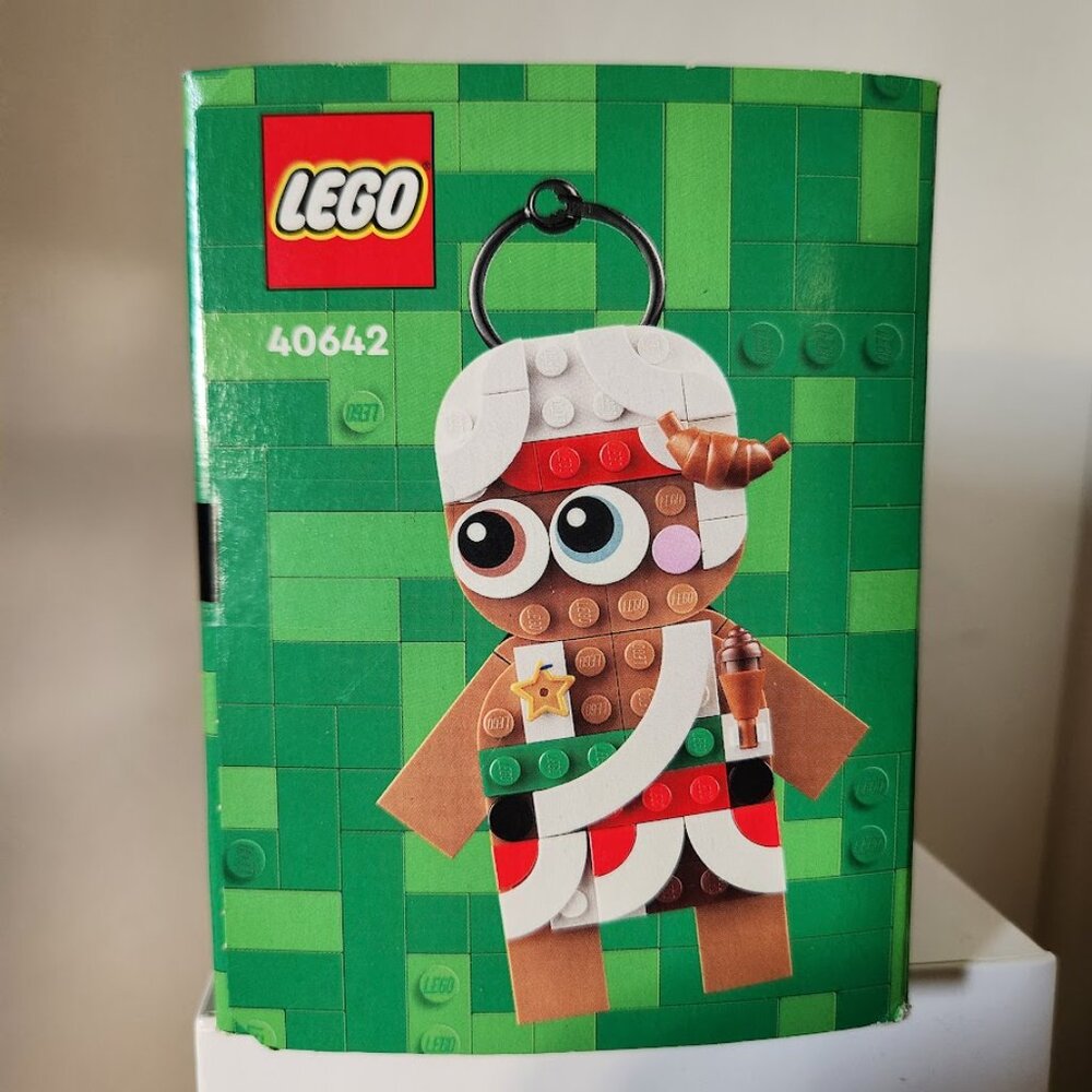 NEW Lego Gingerbread Ornaments Christmas Tree Decor Building Set 40642 Includes - Picture 2 of 16